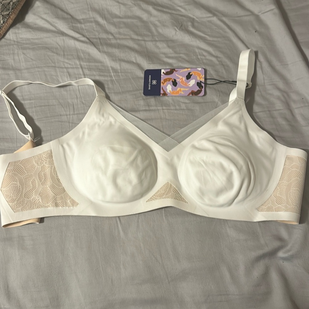 Honey love bra. Size medium.